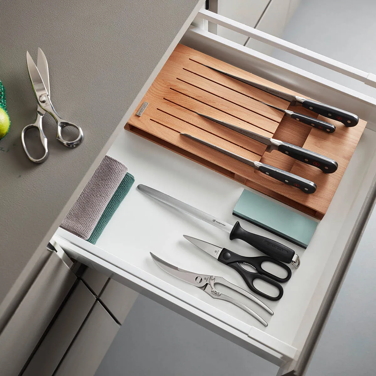 WUSTHOF CLASSIC COOK'S KNIFE 230mm (1040100123W) (*28081*) = 1 X EACH